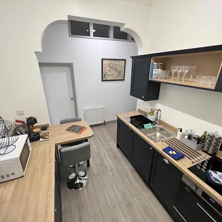 Apartment 2 Bed Ground Floor Apartment, Sleeps 4 With Free Parking Harrogate