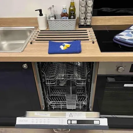 Apartmán 2 Bed Ground Floor Apartment, Sleeps 4 With Free Parking *