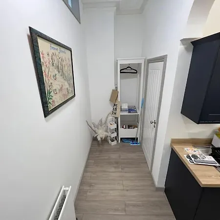 2 Bed Ground Floor Apartment, Sleeps 4 With Free Parking Harrogate