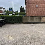 2 Bed Ground Floor Apartment, Sleeps 4 With Free Parking
