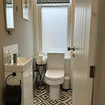 아파트 2 Bed Ground Floor Apartment, Sleeps 4 With Free Parking 해러게이트