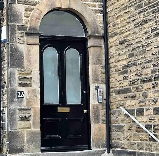 2 Bed Ground Floor Apartment, Sleeps 4 With Free Parking Lejlighed *
